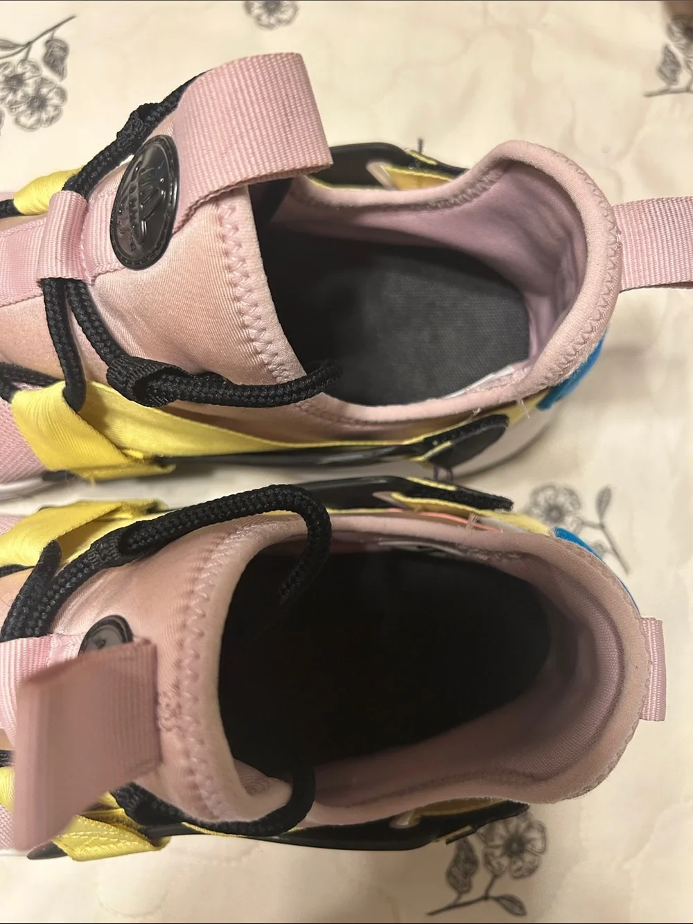 Nike Air Huarache city low plum chalk size 10 GUC - Picture 6 of 16